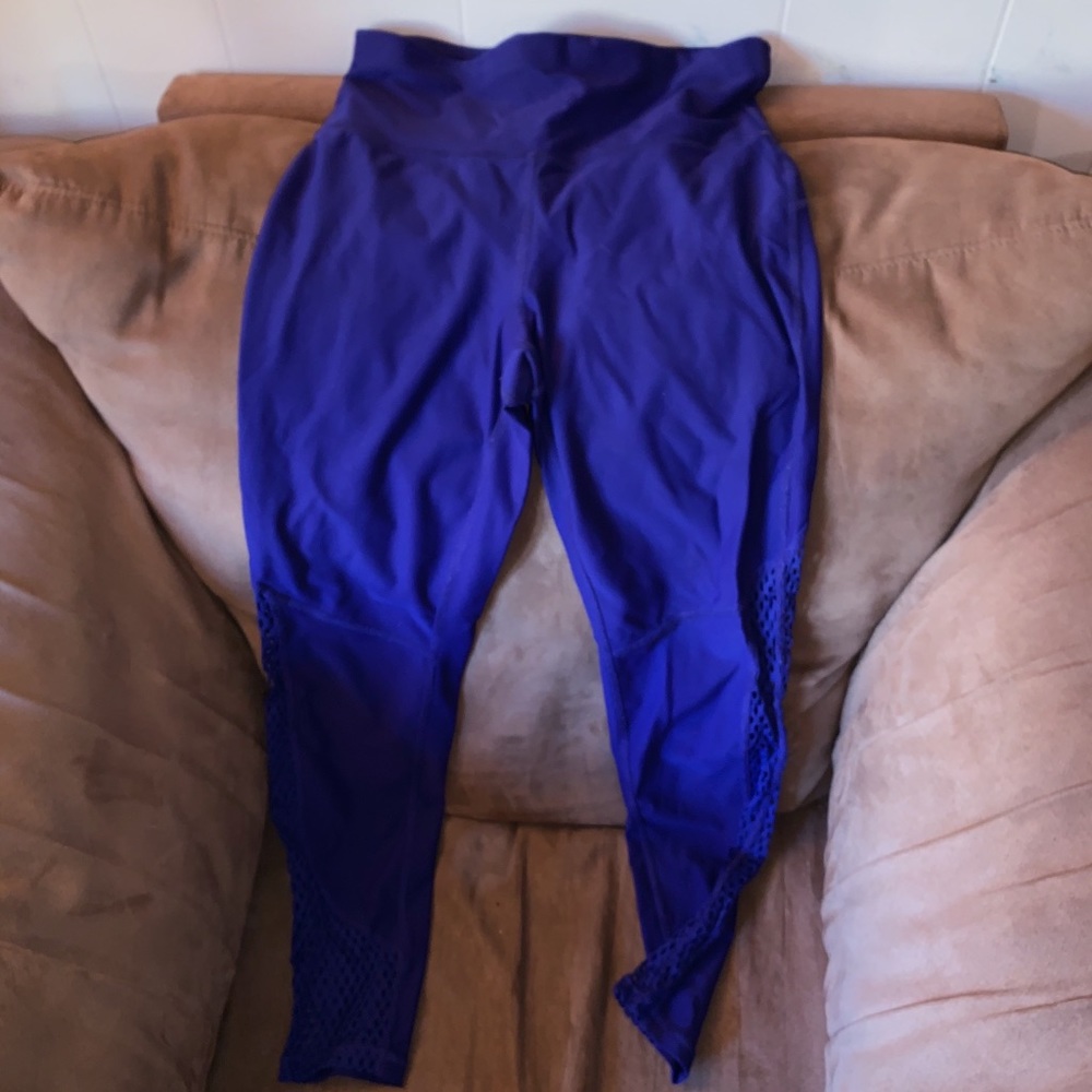 Blue leggings